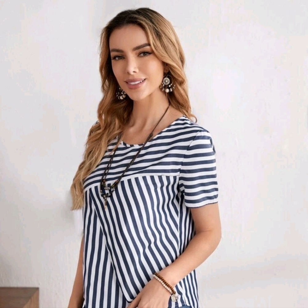EMERY ROSE Striped Asymmetrical shirt